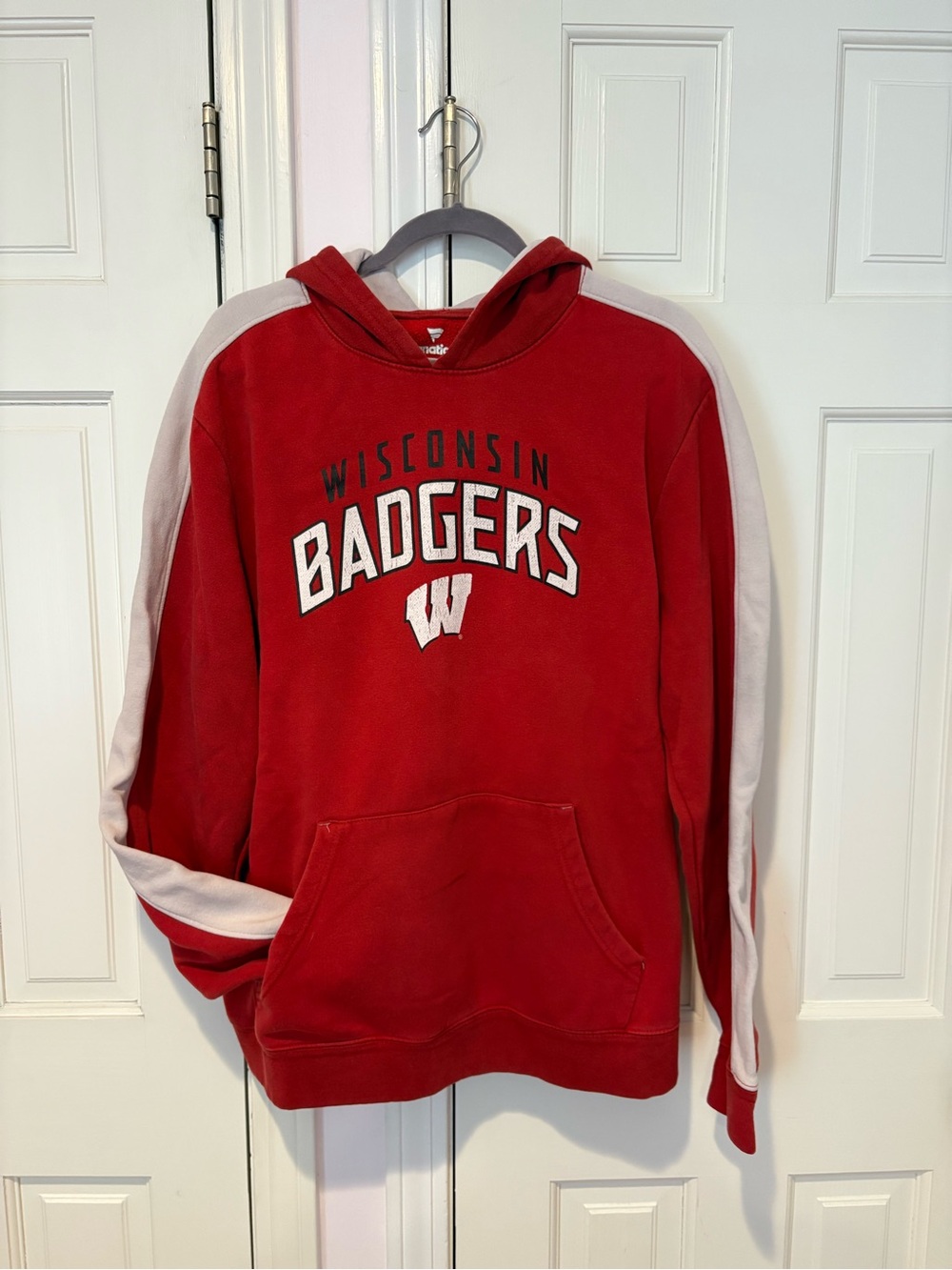Wisconsin Badgers Red Hoodie with White Sleeve Stripes XL